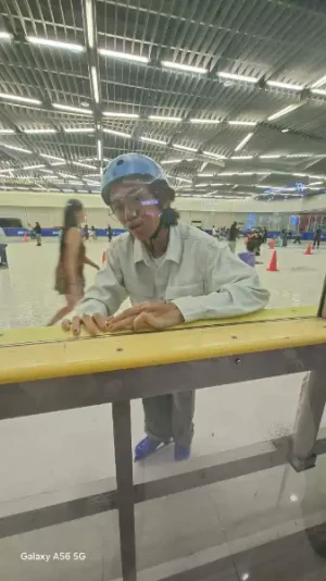 21% Off Ice Skating at SM MOA, Megamall: Enjoy a 2-Hours Ice Skating Pass including Shoes & Helmet