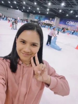 21% Off Ice Skating at SM MOA, Megamall: Enjoy a 2-Hours Ice Skating Pass including Shoes & Helmet