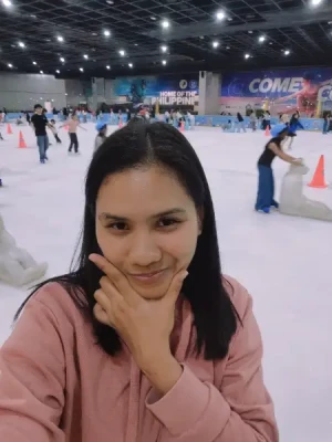 21% Off Ice Skating at SM MOA, Megamall: Enjoy a 2-Hours Ice Skating Pass including Shoes & Helmet