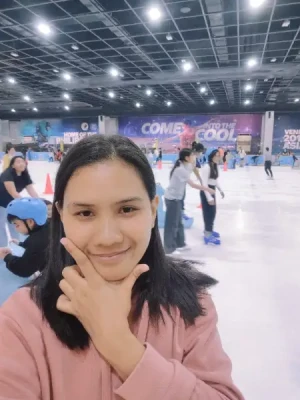 21% Off Ice Skating at SM MOA, Megamall: Enjoy a 2-Hours Ice Skating Pass including Shoes & Helmet