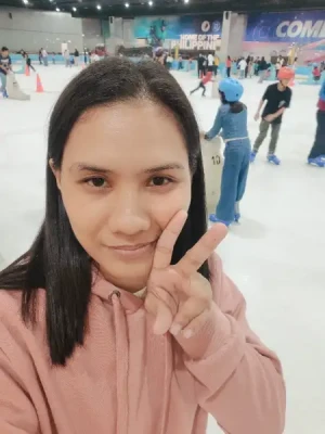 21% Off Ice Skating at SM MOA, Megamall: Enjoy a 2-Hours Ice Skating Pass including Shoes & Helmet