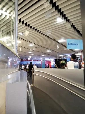 21% Off Ice Skating at SM MOA, Megamall: Enjoy a 2-Hours Ice Skating Pass including Shoes & Helmet