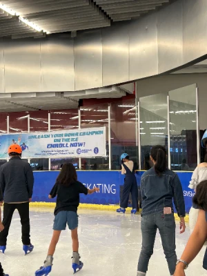 21% Off Ice Skating at SM MOA, Megamall: Enjoy a 2-Hours Ice Skating Pass including Shoes & Helmet