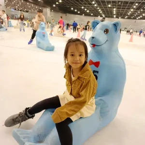 21% Off Ice Skating at SM MOA, Megamall: Enjoy a 2-Hours Ice Skating Pass including Shoes & Helmet