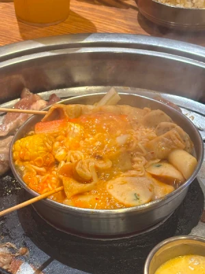 55%Off Mr. Korea: Unlimited Samgyupsal Grill, Serve Ups Endless Meats, Seafood, Sides, Hotpot, Drinks and more at Two-Ecom MOA for P399 instead of P899