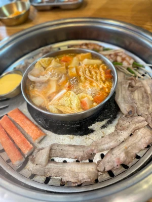 55%Off Celebrate Unlimited Samgyupsal Grill, Serve Ups Endless Meats, Seafood, Sides, Hotpot, Drinks and more at Mr. Korea Unlimited BBQ Two-Ecom MOA , Ayala North Exchange, Ayala Malls Feliz for P399 instead of P899