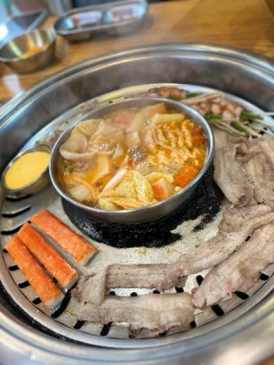 55%Off Celebrate Unlimited Samgyupsal Grill, Serve Ups Endless Meats, Seafood, Sides, Hotpot, Drinks and more at Mr. Korea Unlimited BBQ Two-Ecom MOA , Ayala North Exchange, Ayala Malls Feliz for P399 instead of P899