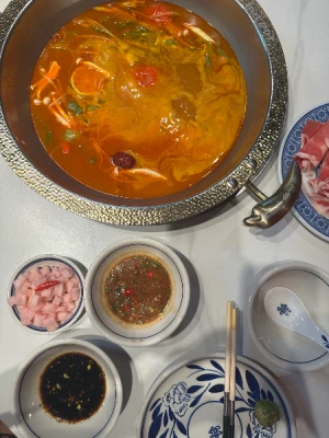 27%Off: P499 instead of P688 per Person Unlimited Hot Pot at Chengdu Hotpot 老成都火锅 in Poblacion, Makati