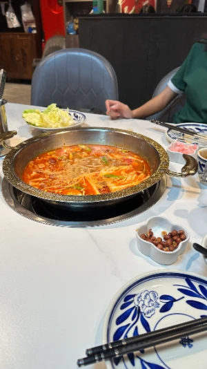 27%Off: P499 instead of P688 per Person Unlimited Hot Pot at Chengdu Hotpot 老成都火锅 in Poblacion, Makati