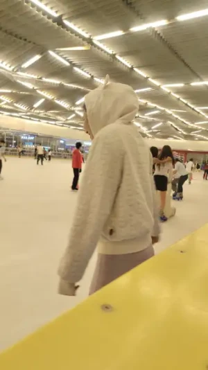 21% Off Ice Skating at SM MOA, Megamall: Enjoy a 2-Hours Ice Skating Pass including Shoes & Helmet