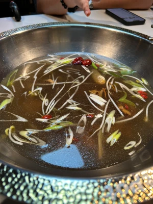 27%Off: P499 instead of P688 per Person Unlimited Hot Pot at Chengdu Hotpot 老成都火锅 in Poblacion, Makati