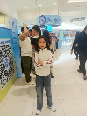 21% Off Ice Skating at SM MOA, Megamall: Enjoy a 2-Hours Ice Skating Pass including Shoes & Helmet
