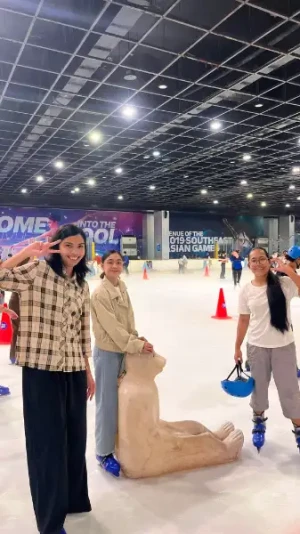 21% Off Ice Skating at SM MOA, Megamall: Enjoy a 2-Hours Ice Skating Pass including Shoes & Helmet
