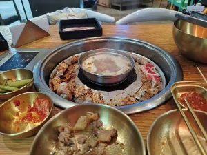 55%Off Mr. Korea: Unlimited Samgyupsal Grill, Serve Ups Endless Meats, Seafood, Sides, Hotpot, Drinks and more at Two-Ecom MOA for P399 instead of P899