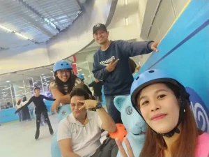 21% Off Ice Skating at SM MOA, Megamall: Enjoy a 2-Hours Ice Skating Pass including Shoes & Helmet