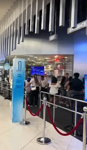21% Off Ice Skating at SM MOA, Megamall: Enjoy a 2-Hours Ice Skating Pass including Shoes & Helmet