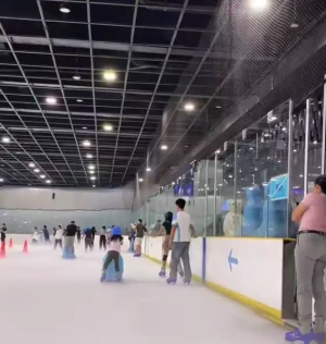 21% Off Ice Skating at SM MOA, Megamall: Enjoy a 2-Hours Ice Skating Pass including Shoes & Helmet
