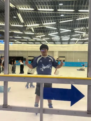 21% Off Ice Skating at SM MOA, Megamall: Enjoy a 2-Hours Ice Skating Pass including Shoes & Helmet