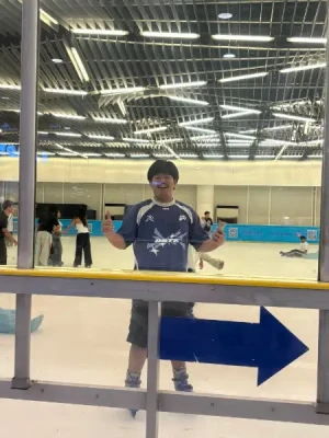 21% Off Ice Skating at SM MOA, Megamall: Enjoy a 2-Hours Ice Skating Pass including Shoes & Helmet
