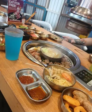 55%Off Mr. Korea: Unlimited Samgyupsal Grill, Serve Ups Endless Meats, Seafood, Sides, Hotpot, Drinks and more at Two E-com MOA, Ayala North Exchange Makati for P399 instead of P899