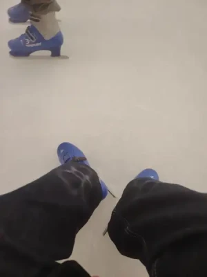 21% Off Ice Skating at SM MOA, Megamall: Enjoy a 2-Hours Ice Skating Pass including Shoes & Helmet