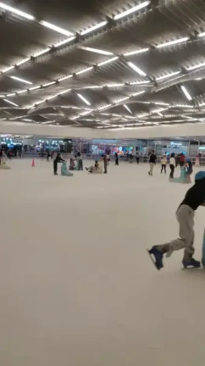 21% Off Ice Skating at SM MOA, Megamall: Enjoy a 2-Hours Ice Skating Pass including Shoes & Helmet
