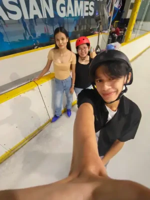 21% Off Ice Skating at SM MOA, Megamall: Enjoy a 2-Hours Ice Skating Pass including Shoes & Helmet