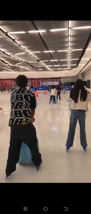 21% Off Ice Skating at SM MOA, Megamall: Enjoy a 2-Hours Ice Skating Pass including Shoes & Helmet