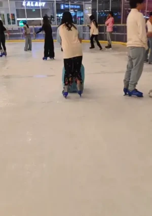 21% Off Ice Skating at SM MOA, Megamall: Enjoy a 2-Hours Ice Skating Pass including Shoes & Helmet