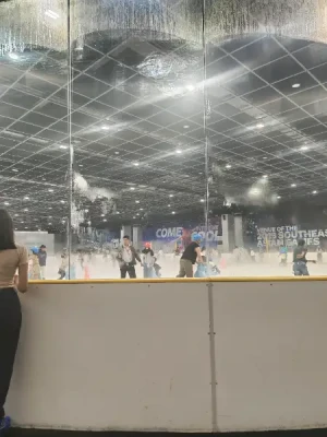 21% Off Ice Skating at SM MOA, Megamall: Enjoy a 2-Hours Ice Skating Pass including Shoes & Helmet