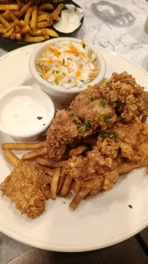 40%Off: P599 for P1000 Consumable for Food & Drinks at Burgoo Gateway, SM Southmall, District Imus, Vista Mall Taguig, Gumbo Mega Atrium Megamall