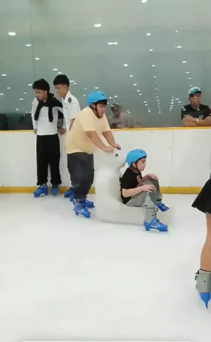 21% Off Ice Skating at SM MOA, Megamall, Cebu: Enjoy a 2-Hours Ice Skating Pass starting at P278 instead of P350