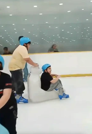 21% Off Ice Skating at SM MOA, Megamall, Cebu: Enjoy a 2-Hours Ice Skating Pass starting at P278 instead of P350