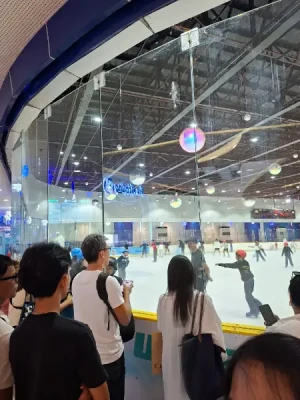 21% Off Ice Skating at SM MOA, Megamall: Enjoy a 2-Hours Ice Skating Pass including Shoes & Helmet
