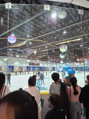 21% Off Ice Skating at SM MOA, Megamall: Enjoy a 2-Hours Ice Skating Pass including Shoes & Helmet