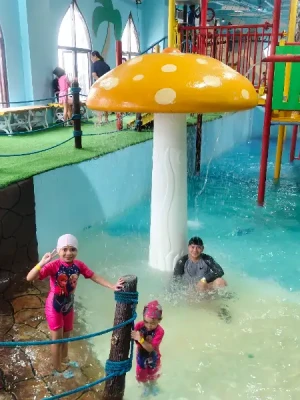 44%Off Wetpark Adventure Lagoon at Venice Grand Kanal Mall in McKinley Hill for 1 Child and 1 Adult