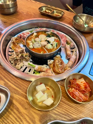 55%Off Mr. Korea: Unlimited Samgyupsal Grill, Serve Ups Endless Meats, Seafood, Sides, Hotpot, Drinks and more at Two E-com MOA, Ayala North Exchange Makati for P399 instead of P899
