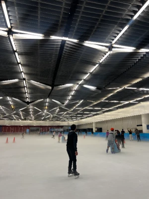 21% Off Ice Skating at SM MOA, Megamall: Enjoy a 2-Hours Ice Skating Pass including Shoes & Helmet