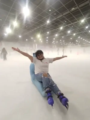 21% Off Ice Skating at SM MOA, Megamall: Enjoy a 2-Hours Ice Skating Pass including Shoes & Helmet