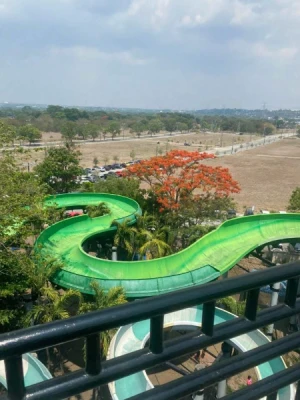 70%Off Splash Island Day Pass: Independence Promo Starting from P299 for Access to All Slides, Pools, Press Buy Now to See All Options