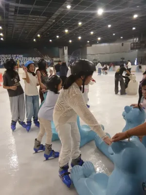 21% Off Ice Skating at SM MOA, Megamall: Enjoy a 2-Hours Ice Skating Pass including Shoes & Helmet