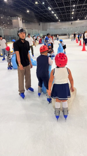 21% Off Ice Skating at SM MOA, Megamall: Enjoy a 2-Hours Ice Skating Pass including Shoes & Helmet