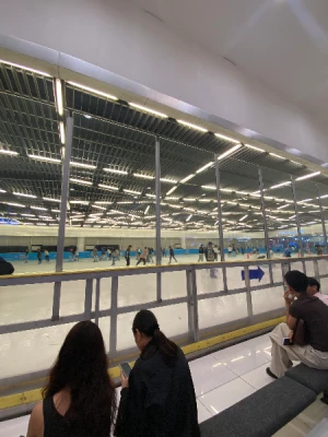 21% Off Ice Skating at SM MOA, Megamall: Enjoy a 2-Hours Ice Skating Pass including Shoes & Helmet