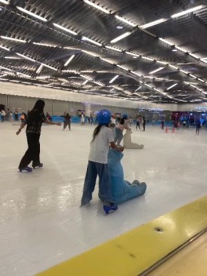 21% Off Ice Skating at SM MOA, Megamall: Enjoy a 2-Hours Ice Skating Pass including Shoes & Helmet