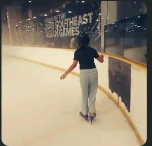 21% Off Ice Skating at SM MOA, Megamall: Enjoy a 2-Hours Ice Skating Pass including Shoes & Helmet