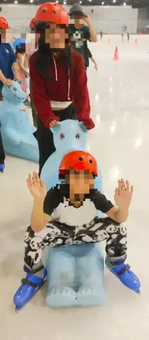 21% Off Ice Skating at SM MOA, Megamall: Enjoy a 2-Hours Ice Skating Pass including Shoes & Helmet