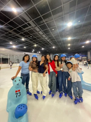 21% Off Ice Skating at SM MOA, Megamall: Enjoy a 2-Hours Ice Skating Pass including Shoes & Helmet