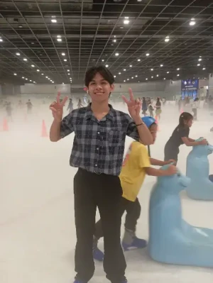 21% Off Ice Skating at SM MOA, Megamall: Enjoy a 2-Hours Ice Skating Pass including Shoes & Helmet