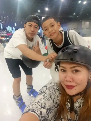 21% Off Ice Skating at SM MOA, Megamall, Cebu: Enjoy a 2-Hours Ice Skating Pass starting at P278 instead of P350