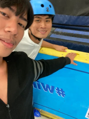 21% Off Ice Skating at SM MOA, Megamall: Enjoy a 2-Hours Ice Skating Pass including Shoes & Helmet